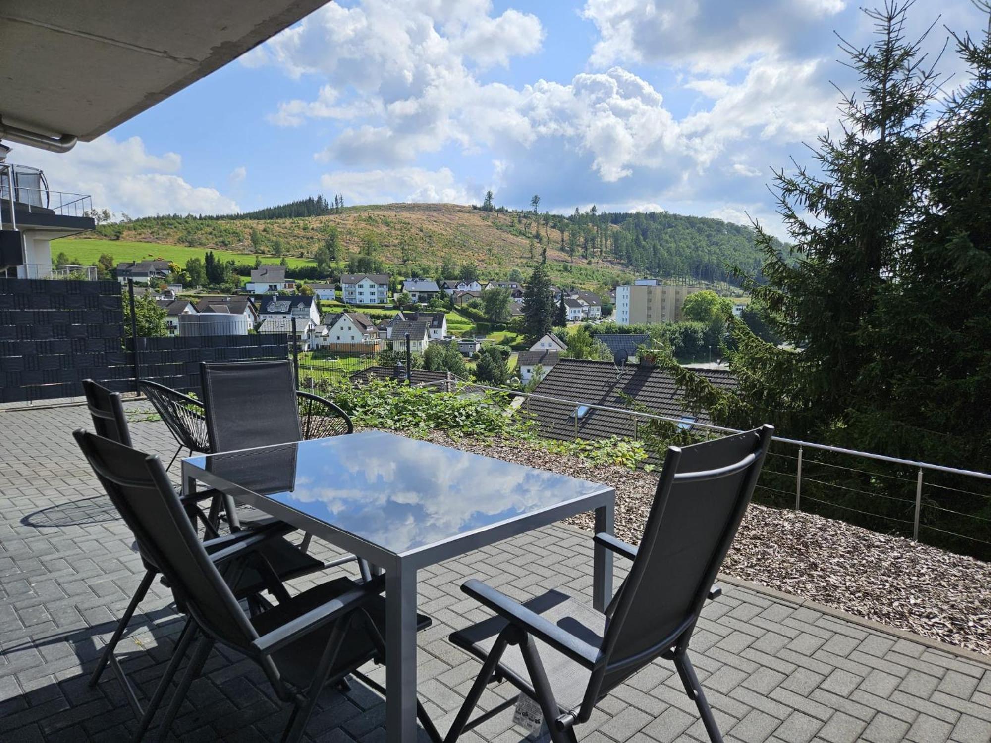 Stilvolle Wohnung Mit Blick Und Selbst-Check-In Bad Berleburg Exterior foto